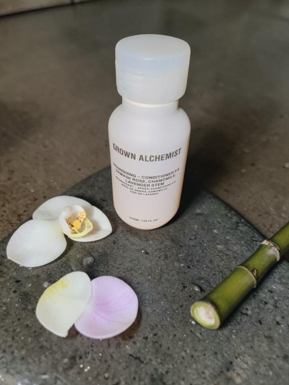 Grown Alchemist Moisturizing Conditioner - White